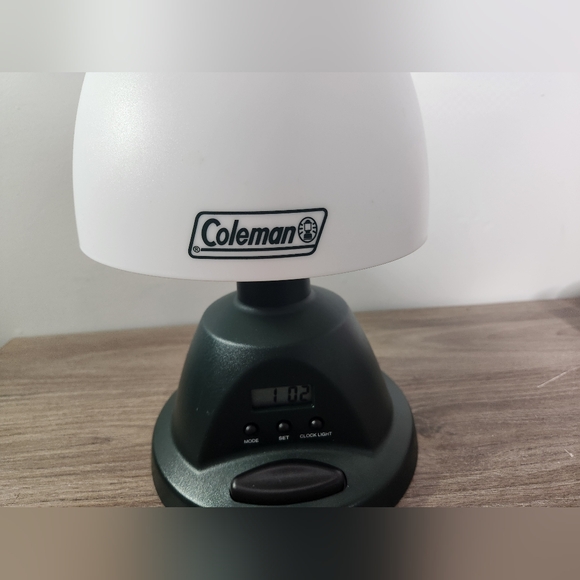 Vintage 1999 12” Coleman Deluxe Camping Table Lantern Clock & Alarm 5372-700 - Picture 4 of 10